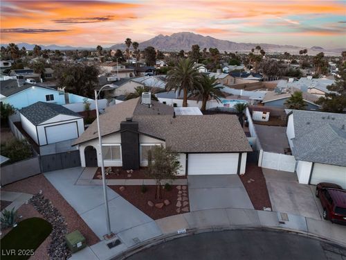 3930 Lasso Cir, Las Vegas, NV, 89121-4822 | Card Image