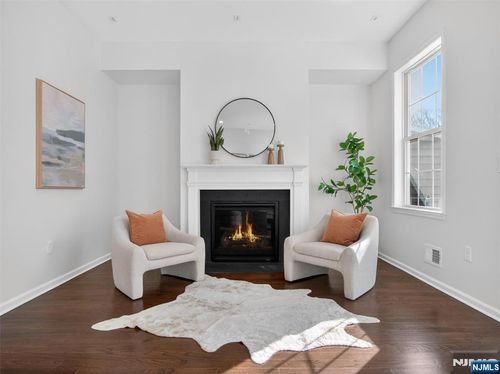 25 Roosevelt Dr, Wood Ridge, NJ, 07075-2500 | Card Image