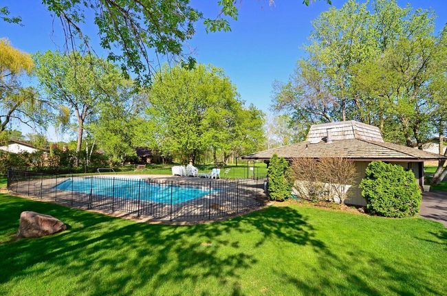 1021 Yuma Ln N, Townhouse with 2 bedrooms, 2 bathrooms and null parking in Plymouth MN | Image 22