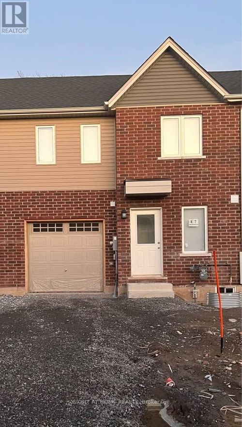 335 Chaffey Street, Welland (Lincoln/Crowland), ON, L3B0K5 | Card Image