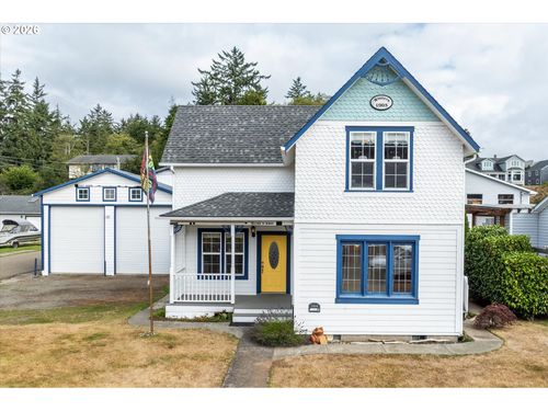 304 Spruce St E, Ilwaco, WA, 98624-9177 | Card Image