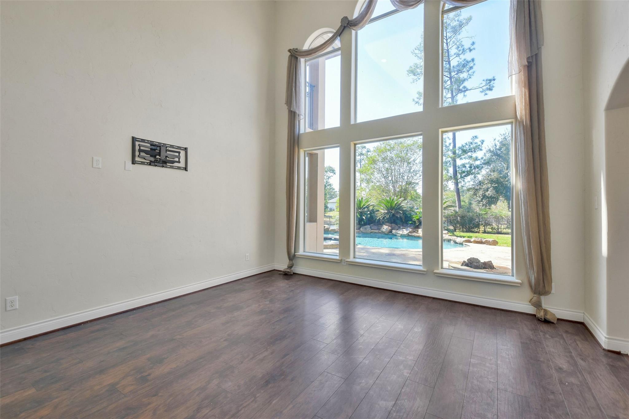 Residential Lease in Spring 5