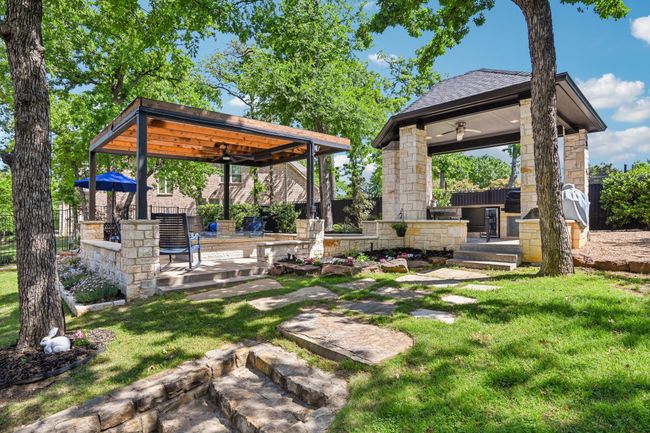 Beautiful treed yard | Image 38