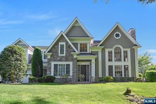 45 Boxwood Ln, Montvale, NJ, 07645-1047 | Card Image