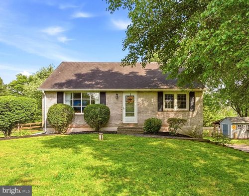 60 Roberts Cir, POTTSTOWN, PA, 19465-7915 | Card Image
