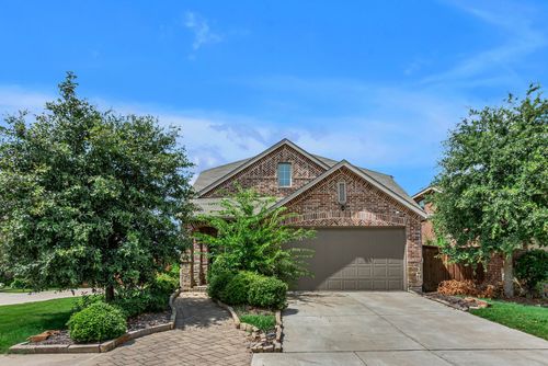 4011 Logan Dr, Heartland, TX, 75126-8334 | Card Image