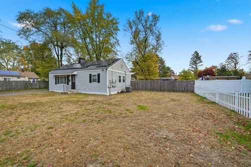 99 Lehigh St, Springfield, MA, 01104-2751 | Card Image