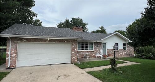 5802 Steven Dr, Saint Joseph, MO, 64503-2215 | Card Image