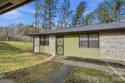 714 Farmington Cir, Hendersonville, NC, 28739-6170 | Card Image