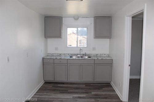 18869 Indian, Redford, MI, 48240-2021 | Card Image