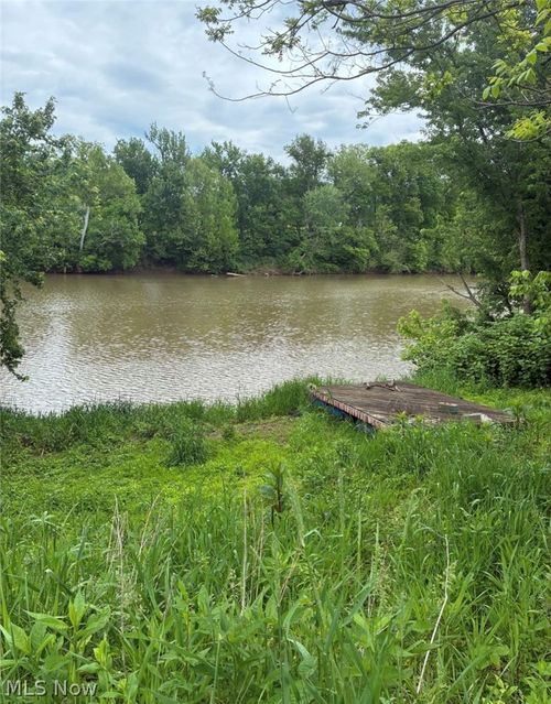 5973 Elizabeth Pike, Elizabeth, WV, 26143-7028 | Card Image