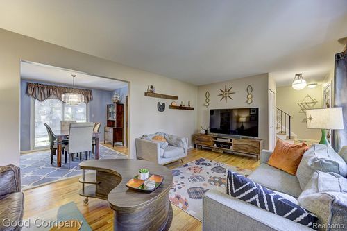 30261 Buckingham St, Livonia, MI, 48154-4474 | Card Image