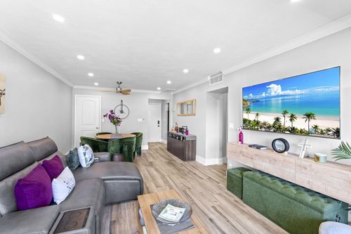 204-236 Castlewood Dr, North Palm Beach, FL, 33408-5717 | Card Image