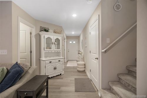 2052 Teton Ave, Monroe, MI, 48162-9523 | Card Image