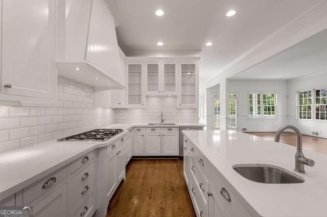 5080 Riverlake Dr, House other with 6 bedrooms, 6 bathrooms and 3 parking in Peachtree Corners GA | Image 10