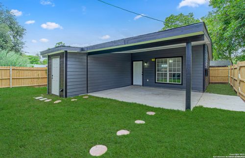 b-210 N San Jacinto St, San Antonio, TX, 78207-3967 | Card Image