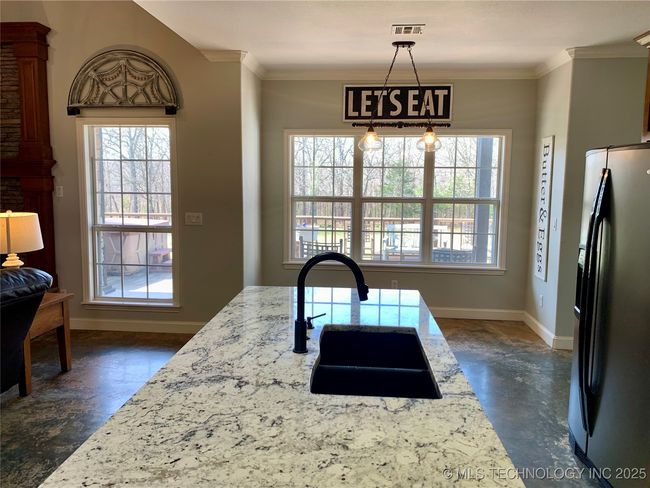 7373 N 485 Rd, House other with 4 bedrooms, 3 bathrooms and null parking in Hulbert OK | Image 8