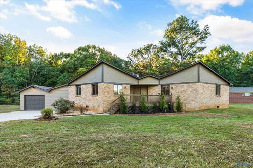 186 Dawn Dr, Toney, AL, 35773-9796 | Card Image