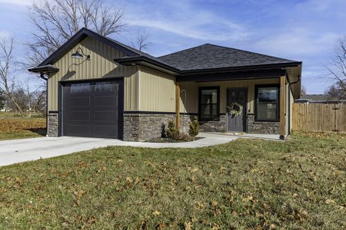 401 E Burks St, STURGEON, MO, 65284 | Card Image