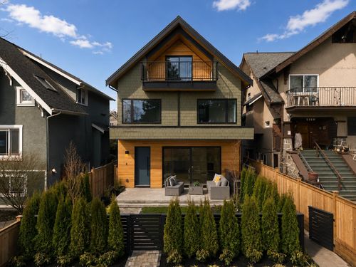 1-2755 W 11th Ave, Vancouver, BC, V6K2L8 | Card Image