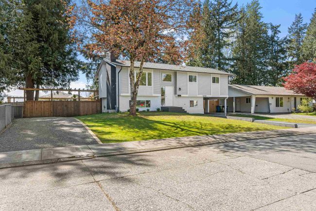 34596 Pearl Avenue, House other with 5 bedrooms, 2 bathrooms and 6 parking in Abbotsford BC | Image 2