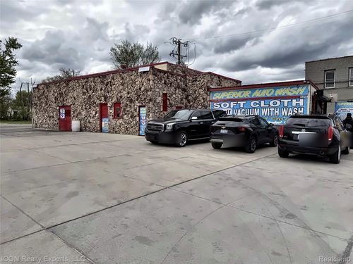 6245 E 7 Mile Rd, Detroit, MI, 48234-2733 | Card Image