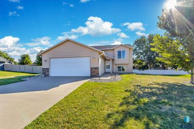 604 Cornflower Ave, House other with 4 bedrooms, 2 bathrooms and null parking in Sioux Falls SD | Image 1