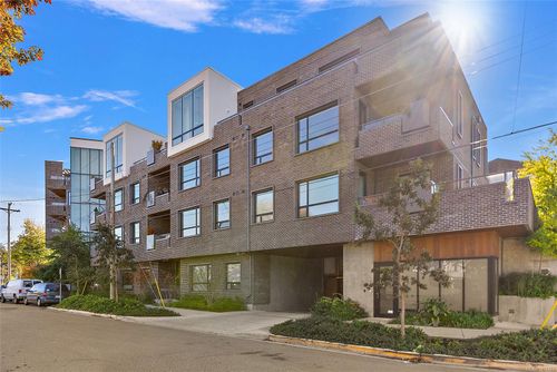 302-2285 Bowker Ave, Oak Bay, BC, V8R2E2 | Card Image