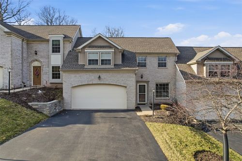 302 Parkview Dr, Pleasant Hills, PA, 15236-4576 | Card Image