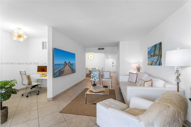 APT-1008 - 4779 Collins Ave, Condo with 3 bedrooms, 2 bathrooms and null parking in Miami Beach FL | Image 17