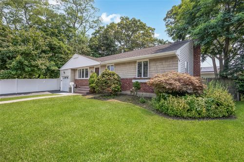 10 Saxon Rd, Farmingdale, NY, 11735-6136 | Card Image