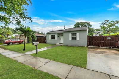 12435 Nw 10th Ave, House other with 2 bedrooms, 1 bathrooms and null parking in North Miami FL | Image 2