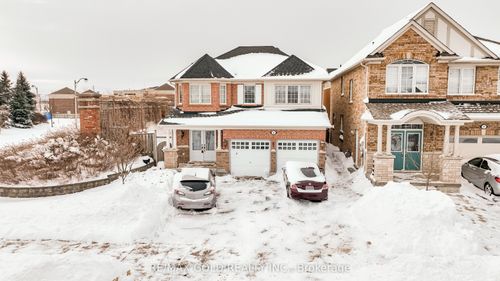 2 Zimmer Street, Brampton, ON, L6S6L3 | Card Image