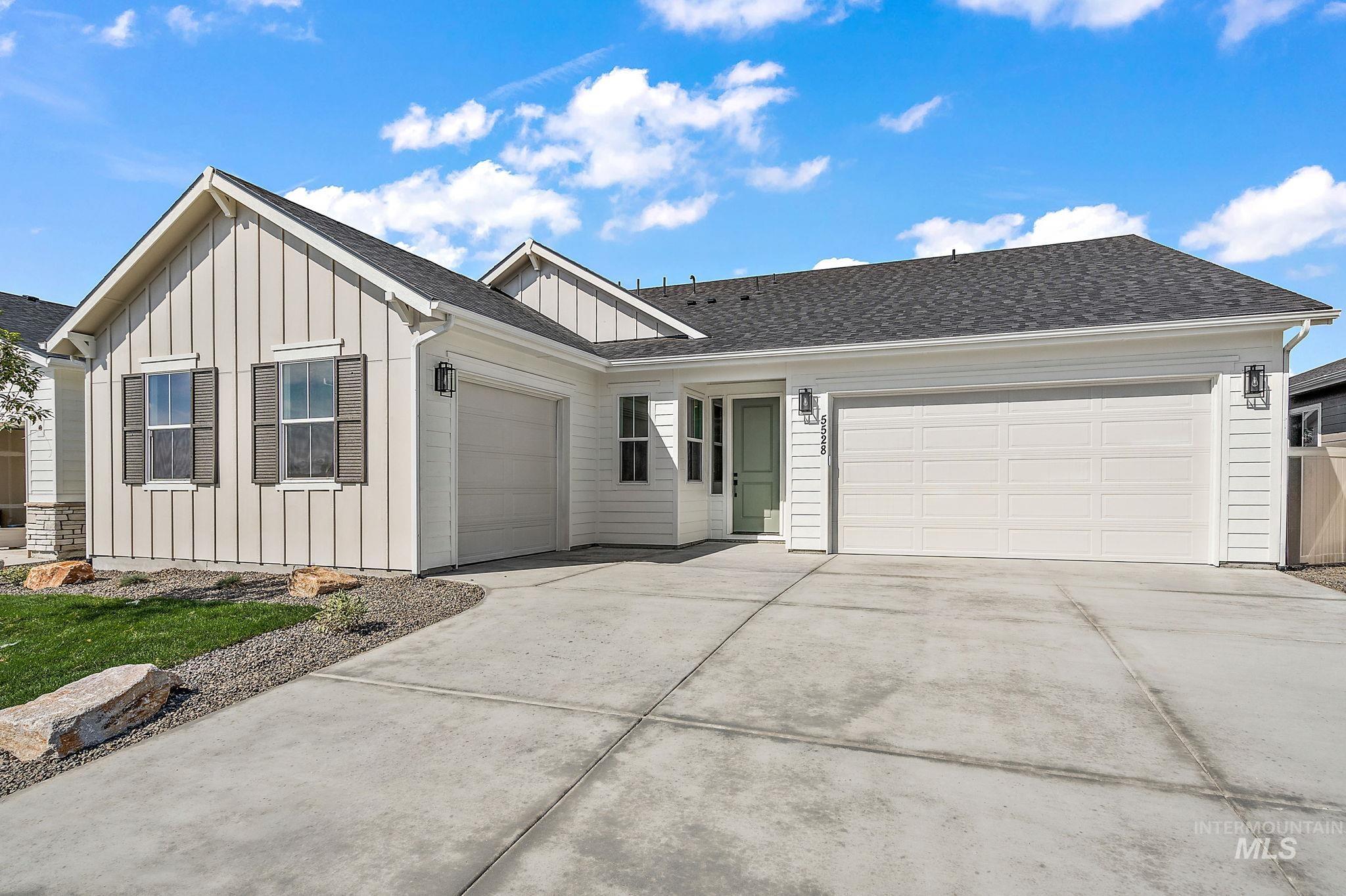 Double Blue St, Eagle, ID 83616