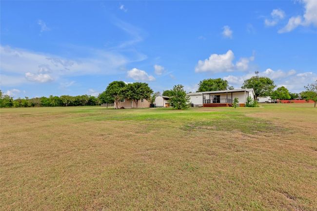 View of green lawn | Image 4