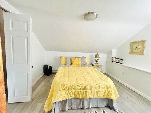 3r-86 Appleton St, Providence, RI, 02909-2757 | Card Image