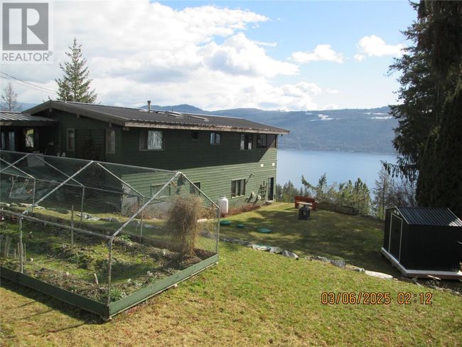 5305 Meadow Creek Cres, House other with 4 bedrooms, 3 bathrooms and 5 parking in Celista BC | Image 64