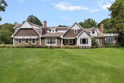 543 Woonsocket Hill Rd, North Smithfield, RI, 02896-8135 | Card Image