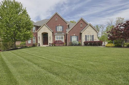 9233 Shallow Creek Dr, Symmes Twp, OH, 45140-8212 | Card Image