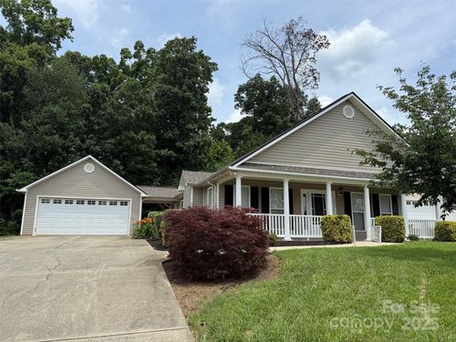 156 Tarrington Dr, Statesville, NC, 28625-2749 | Card Image