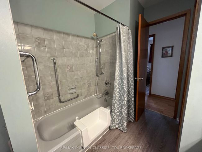 35 Clement St, House other with 4 bedrooms, 2 bathrooms and 7 parking in Addington Highlands ON | Image 25