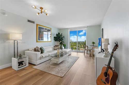 1609-900 Sw 8th St, Miami, FL, 33130-3751 | Card Image