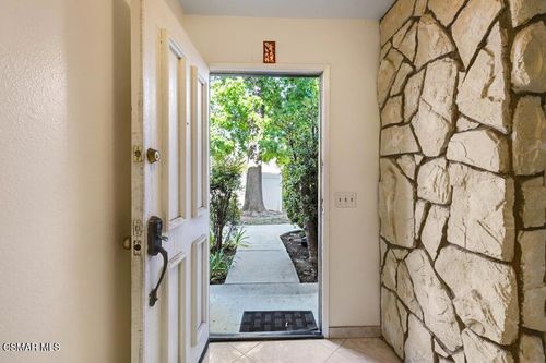 2831 Tapo St, Simi Valley, CA, 93063-1728 | Card Image