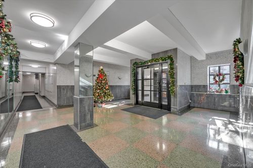 apt-4l-83-25 98th St, Woodhaven, NY, 11421-8427 | Card Image