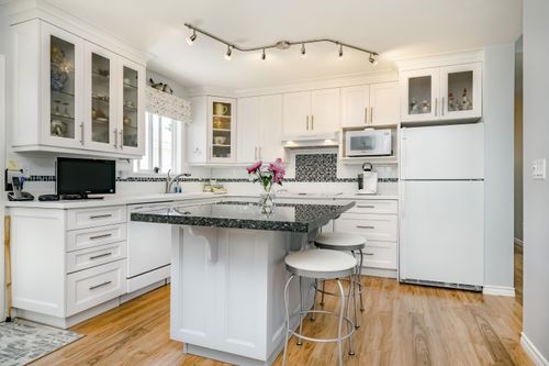 65-1400 164 St, Surrey, BC, V4A8V8 | Card Image