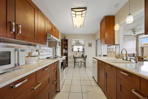 124 Sw 10th St, Boynton Beach, FL, 33426 | Card Image