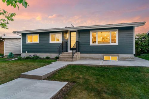823 104 Avenue Sw, Calgary, AB, T2W0A4 | Card Image