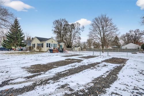 4694 High St, Clarkston, MI, 48346-3642 | Card Image