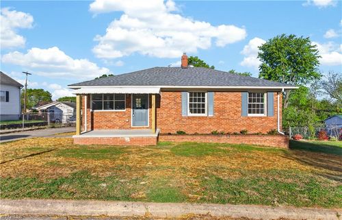 1307 Fairview St, Greensboro, NC, 27405-6634 | Card Image