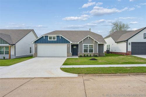 1121 E Cherry St, Cushing, OK, 74023-4156 | Card Image